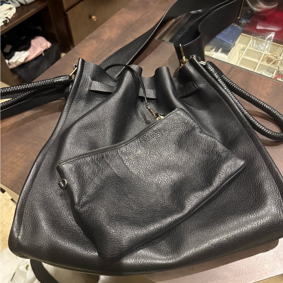 Tamara Mellon Handbags - Tamara Mellon Black Leather Bag in excellent condition